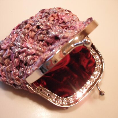 Ribbon coin purse