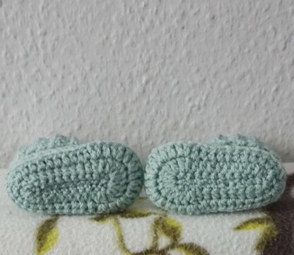 Häkelanleitung für die Babyschühchen Angel