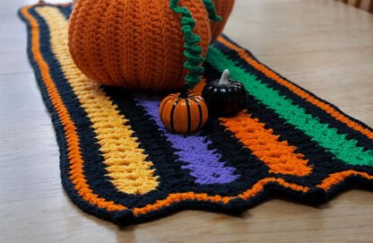 Halloween Wenona Table Runner