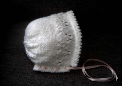 Baby Butterfly Bonnet & Booties Set (4-ply)