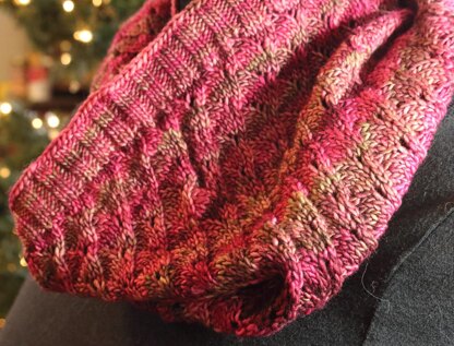 Sugar Plum Cowl