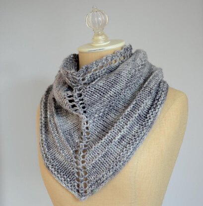 Textured Kerchief Shawlette