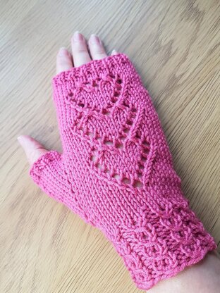 Lace Hearts Fingerless Gloves