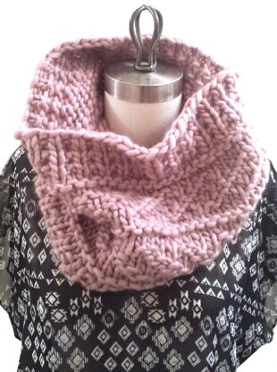 Love Wool Guernsey Cowl