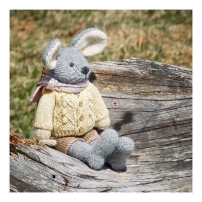 2 Little mouse Theo and Kitsy in Russian