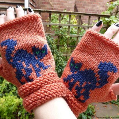 Black Cat Fingerless Mitts (Halloween)