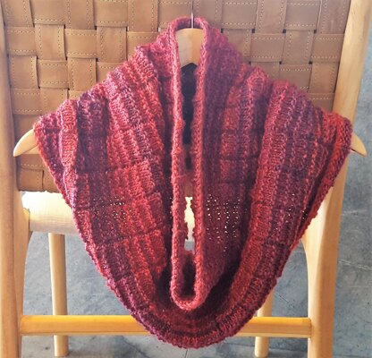 Narelle - seamless textured cowl