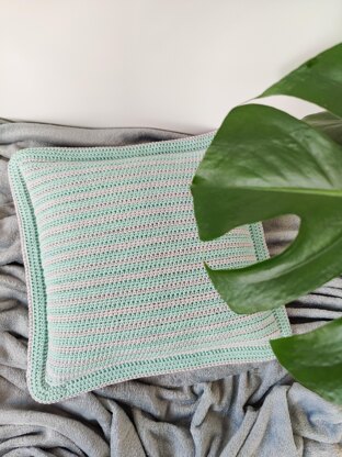 Dainty Diamond Pillow