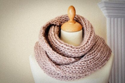 Cozy & Plush Ribbed Scarf