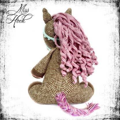 Hazel horse pony amigurumi crochet pattern