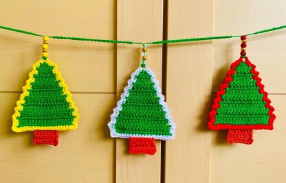 Christmas tree garland by HueLaVive
