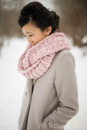 Crochet Velvet Ribbed Cowl