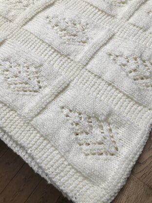 'Tree of Life' Baby Blanket using double knitting yarn