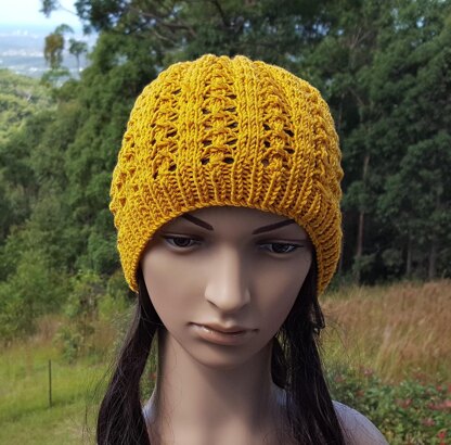 Courtney - 8ply seamless lace beanie