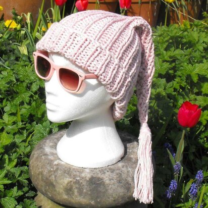 WEE WILLY PINKY SUPERFAST PIXIE SLOUCH KNITTING PATTERN - MADMONKEYKNITS