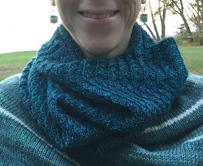 Mermaid's Tide Pool Cowl