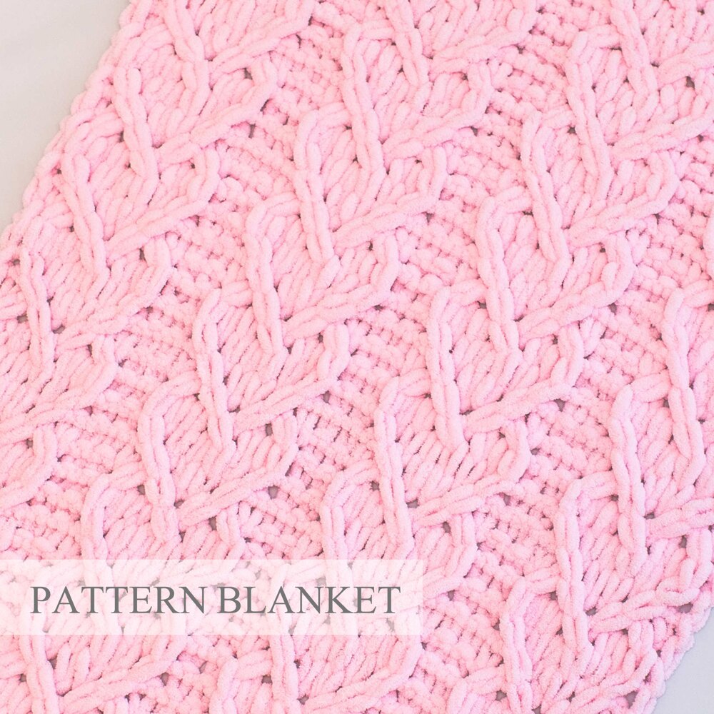 Make a gorgeous finger knit blanket with loop yarn {this is so easy!}