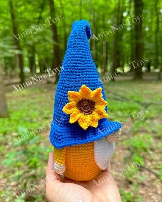 Patriotic gnome of Ukraine