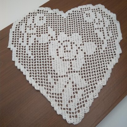 Doily rose heart filet