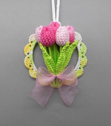 Small tulips hanging decoration for doors, walls & windows - easy from scraps of yarn