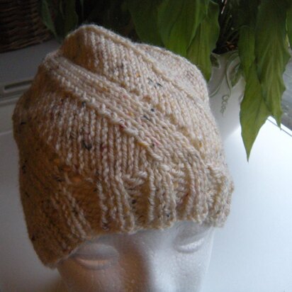 Spiral Beany - knitting pattern