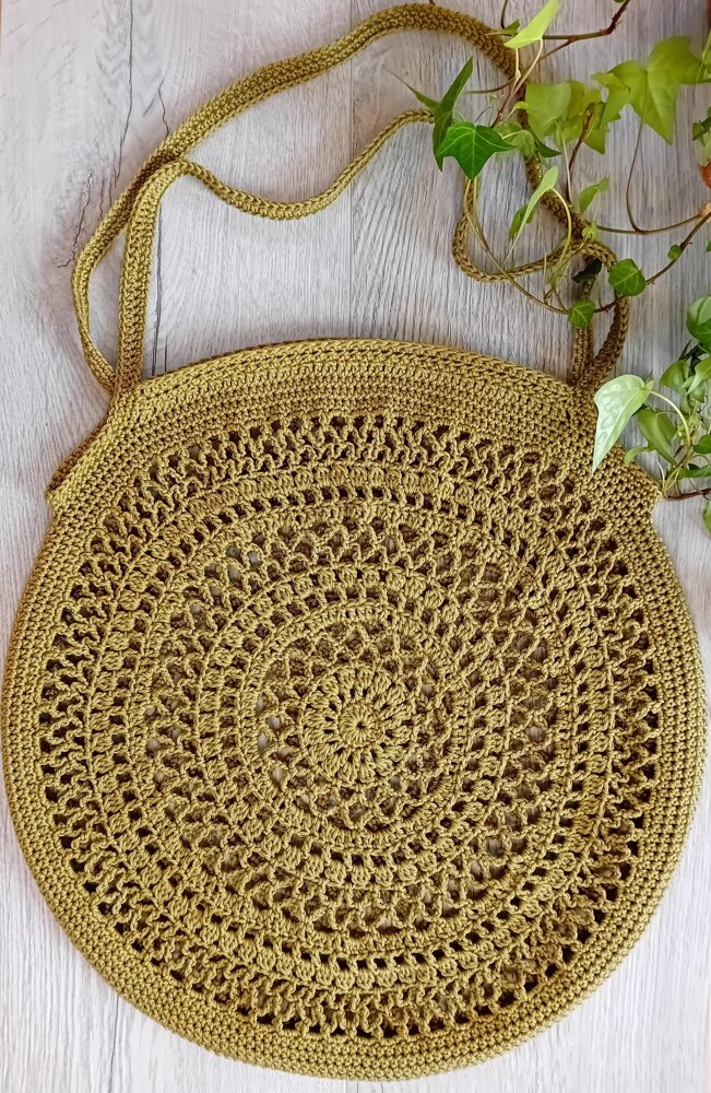 Crochet Mandala Style Placemats - Free pattern - Diy Smartly