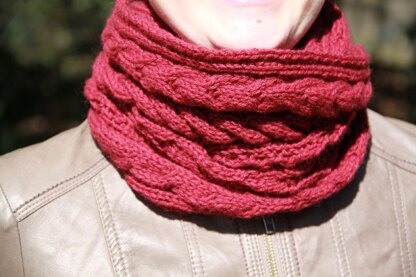 Nemunas Cowl