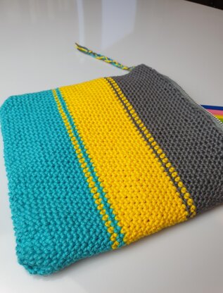 Crochet Zip Pouch