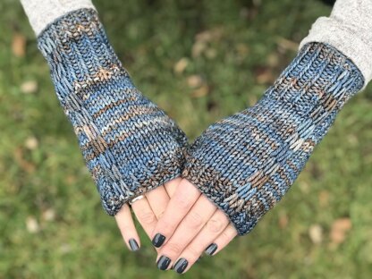 Cassiopeia Mittens and Fingerless Gloves