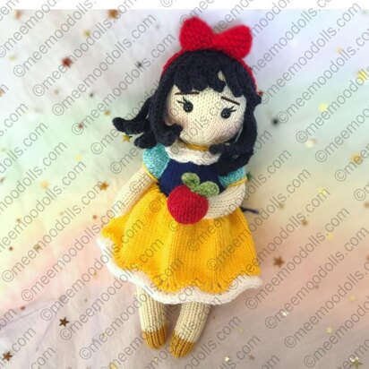 Snow White Knitting Princess