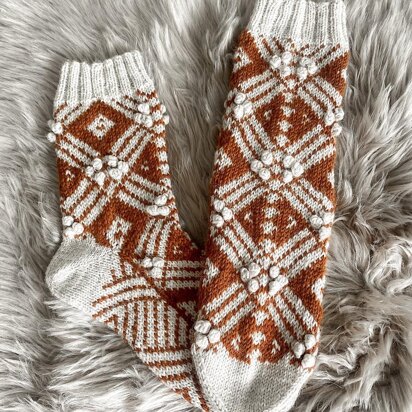 Ruska- socks // Ruska- sukat - knitting pattern