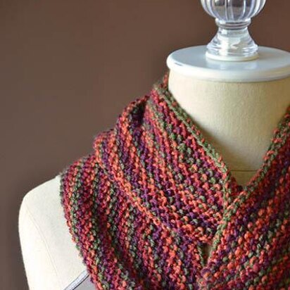 Paprika Seed Cowl in Universal Yarn PDF