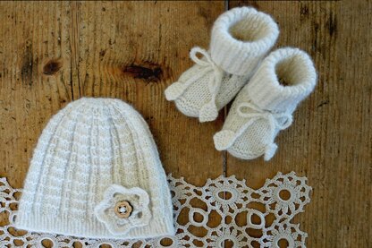 Ariel Hat and Booties - Bc116