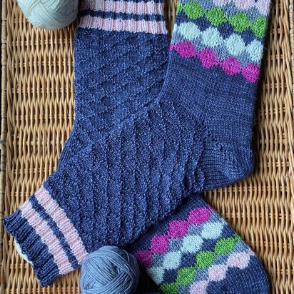 Oddie Socks - knitting pattern