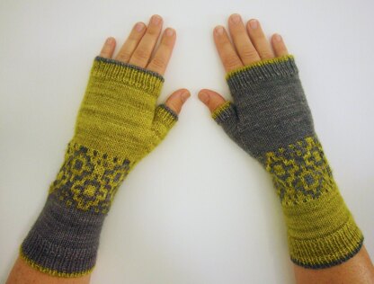 Pale moon mitts