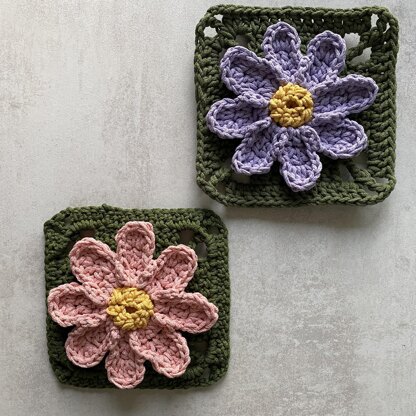 Cosmos Flower Granny Square