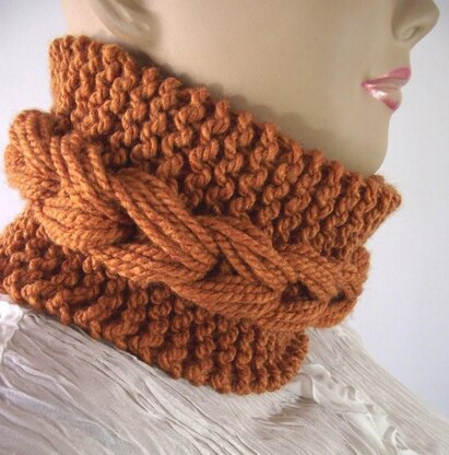 Dinora Cowl