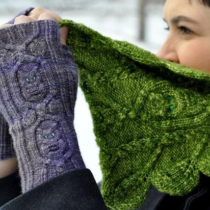 Owl in the Thicket Mitts - knitting pattern