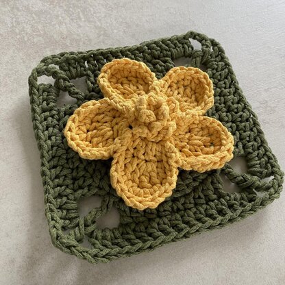 Buttercup Granny Square