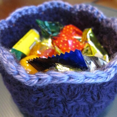 Candy Bowl (from scrap yarn)