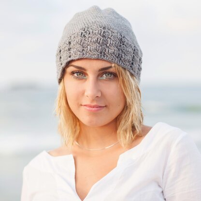 Cable hat with knit look