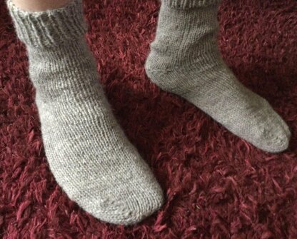 Simple socks with short row heel and toe