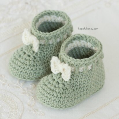 Mint Macaroon Baby Booties