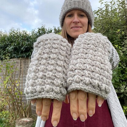 Cosy Berry Hat and Mittens