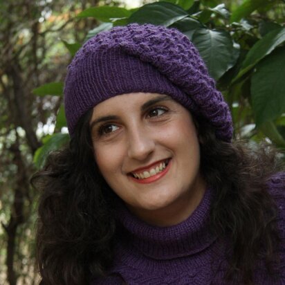 Purple bobbles berret - knitting pattern
