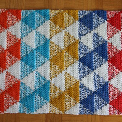 Crochet Rug Pattern: Reversible Diamonds Scatter Rug