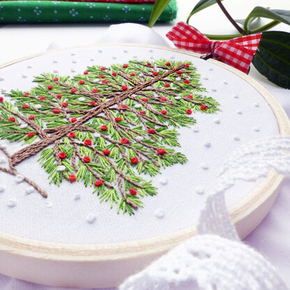 Tamar Christmas Tree Printed Embroidery Kit - 4in