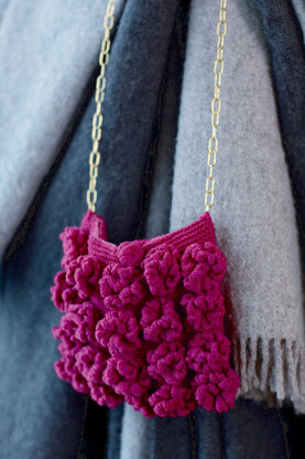 Tasche mit gestrickten Rosen  in Schachenmayr Merino Extrafine 120 - S7041B