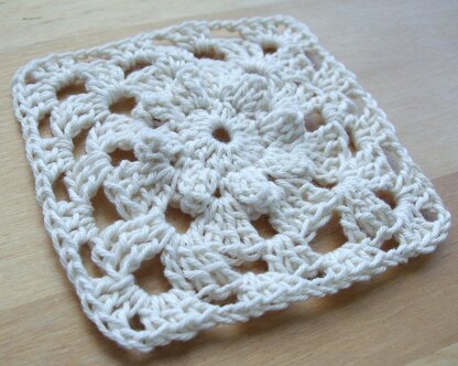 Rose Bud Granny Square