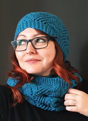 Stormy Seas Hat and Cowl Set